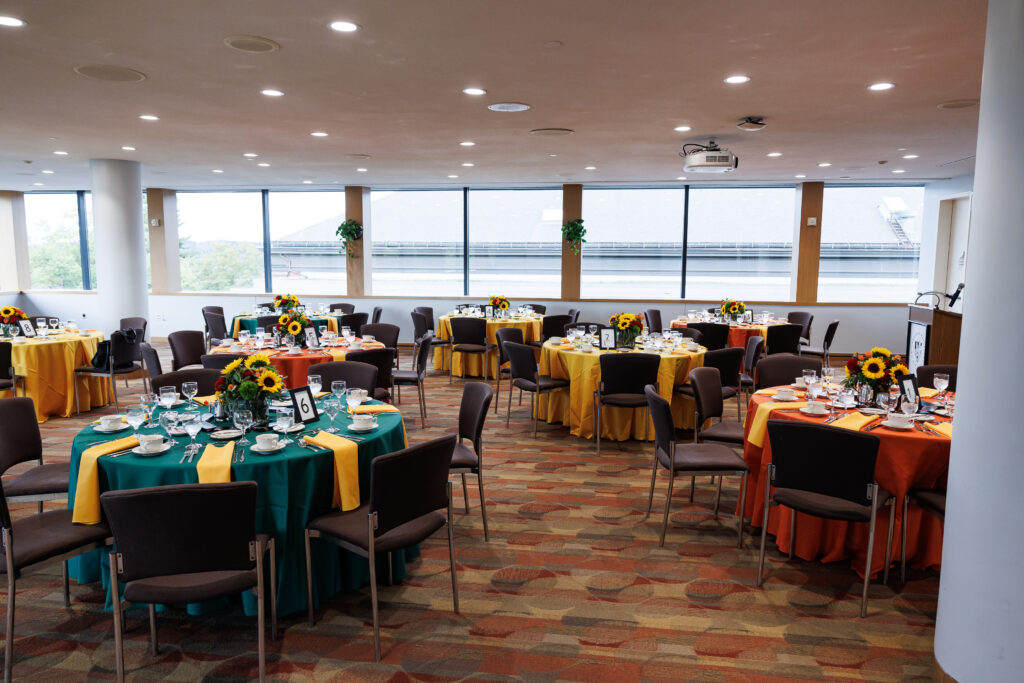 Wesleyan University African Scholars Reception/Dinner.
Photo by Tony Fiorini